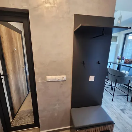 Apartment V&s